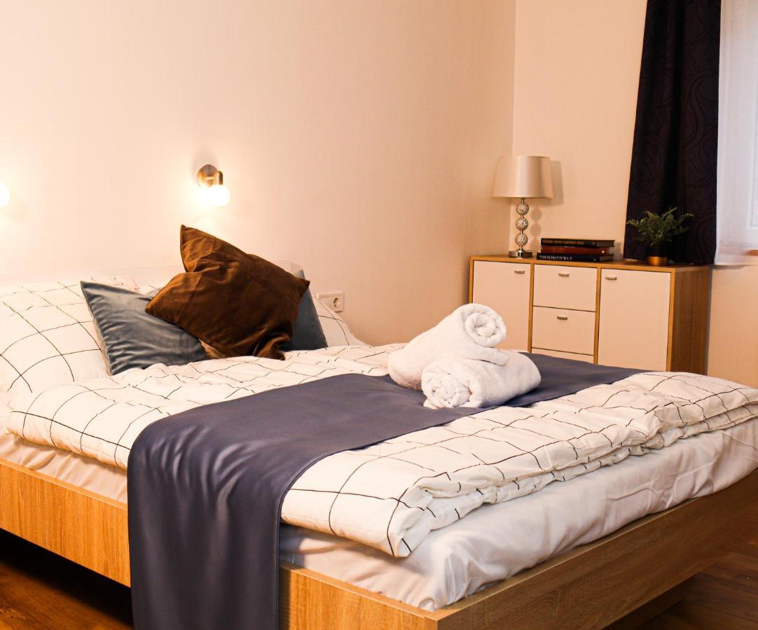 Villa Blue Apartman Szekszard Bagian luar foto