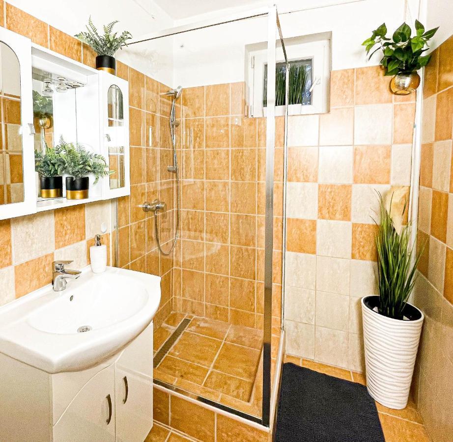 Villa Blue Apartman Szekszard Bagian luar foto